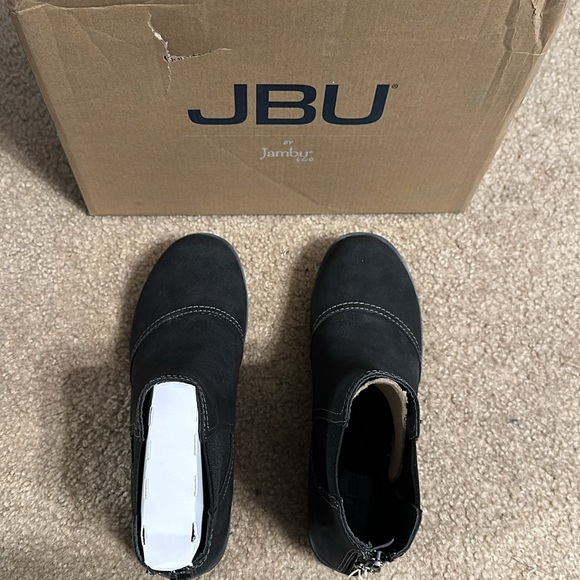 NWT!! JBU Water Resistant Ankle Boots!! - Picture 3 of 9